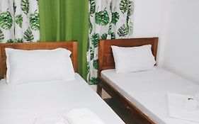 Ziah'S Guest House